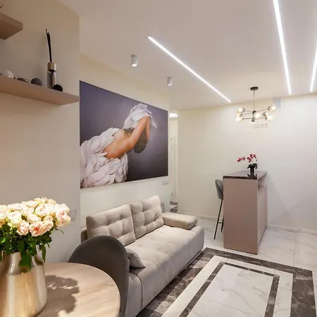 Royal 2 On Shevchenka Str *