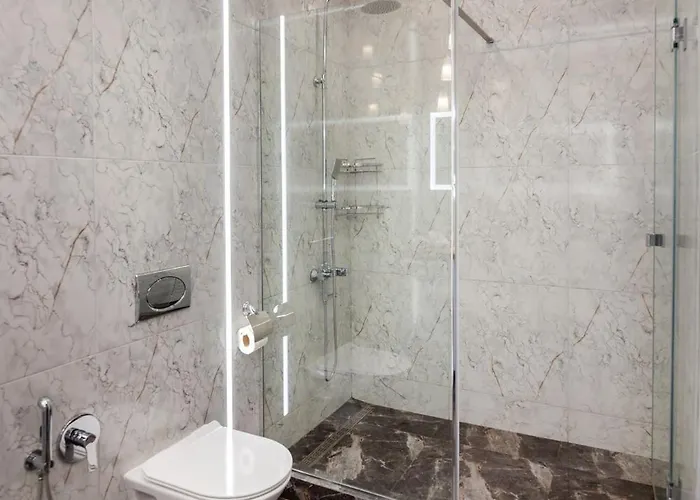 Royal 2 On Shevchenka Str *