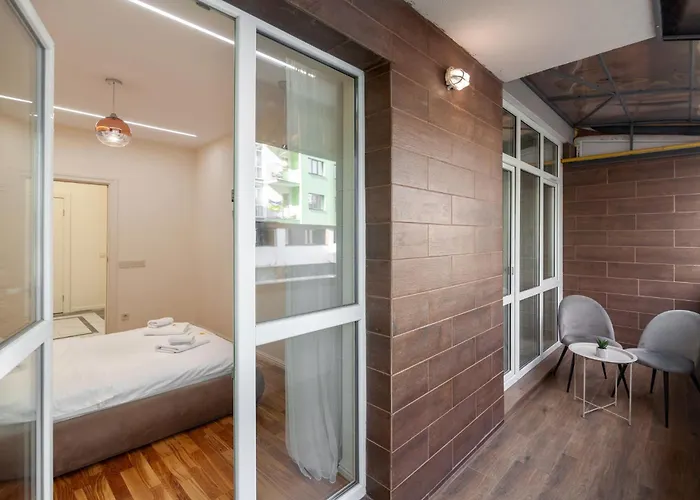 Royal 2 On Shevchenka Str