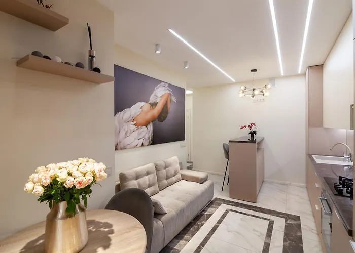 Royal 2 On Shevchenka Str *