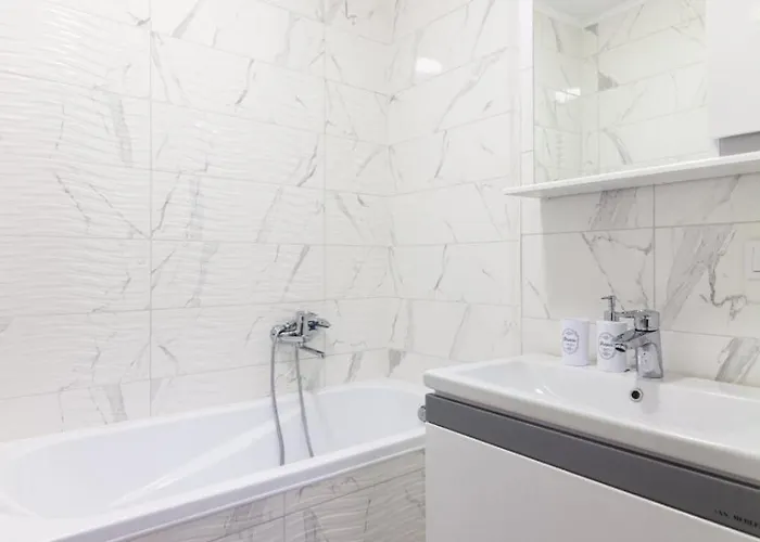 Royal 2 On Shevchenka Str *