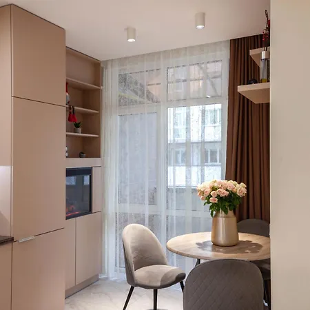 Royal 2 On Shevchenka Str