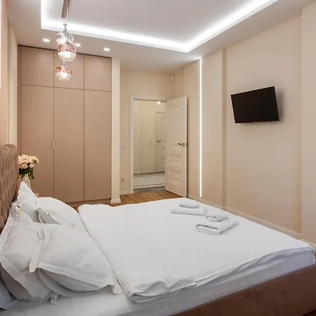 Royal 2 On Shevchenka Str *