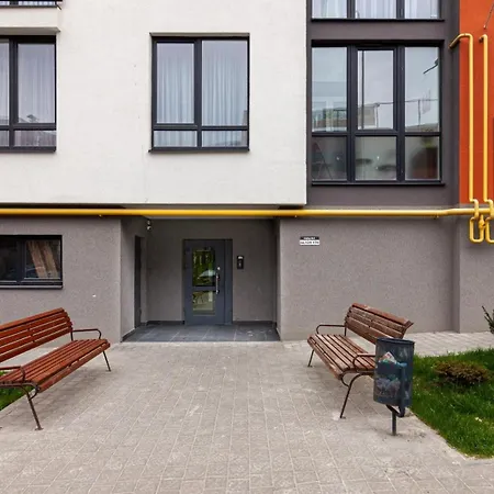 Royal 2 On Shevchenka Str アパート リヴィウ