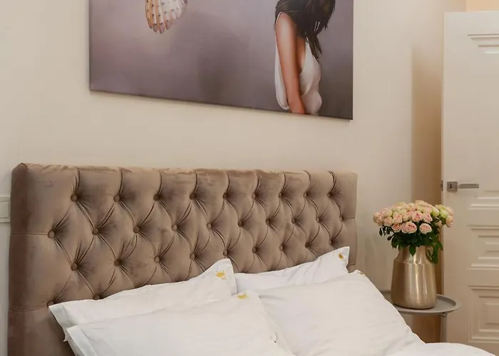 Royal 2 On Shevchenka Str