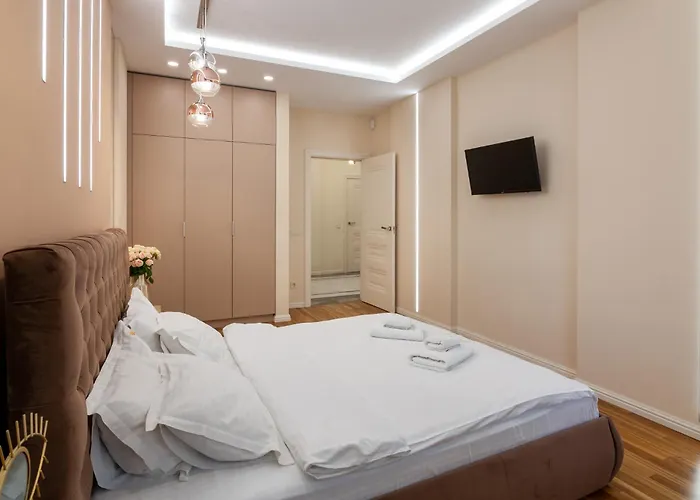 Royal 2 On Shevchenka Str *